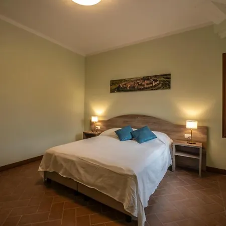 Podere Valserena 4* מונטרוני ד'ארביה